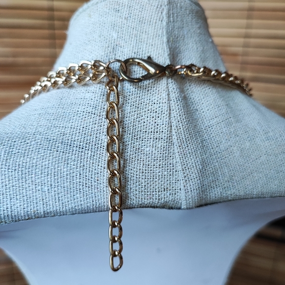 Pink Acrylic and Glass Peridot Faux Pearls Statement Necklace Gold Tone NWOT - Picture 6 of 12